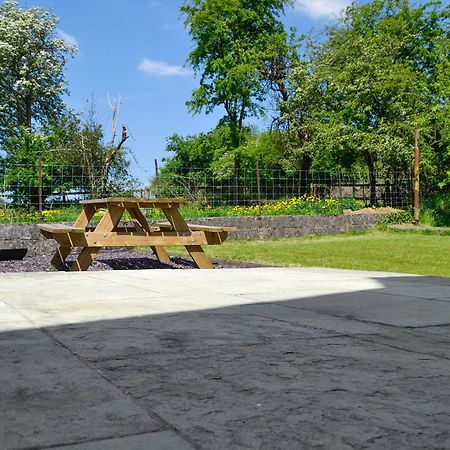Llandybie The Mill Farmhouse מראה חיצוני תמונה